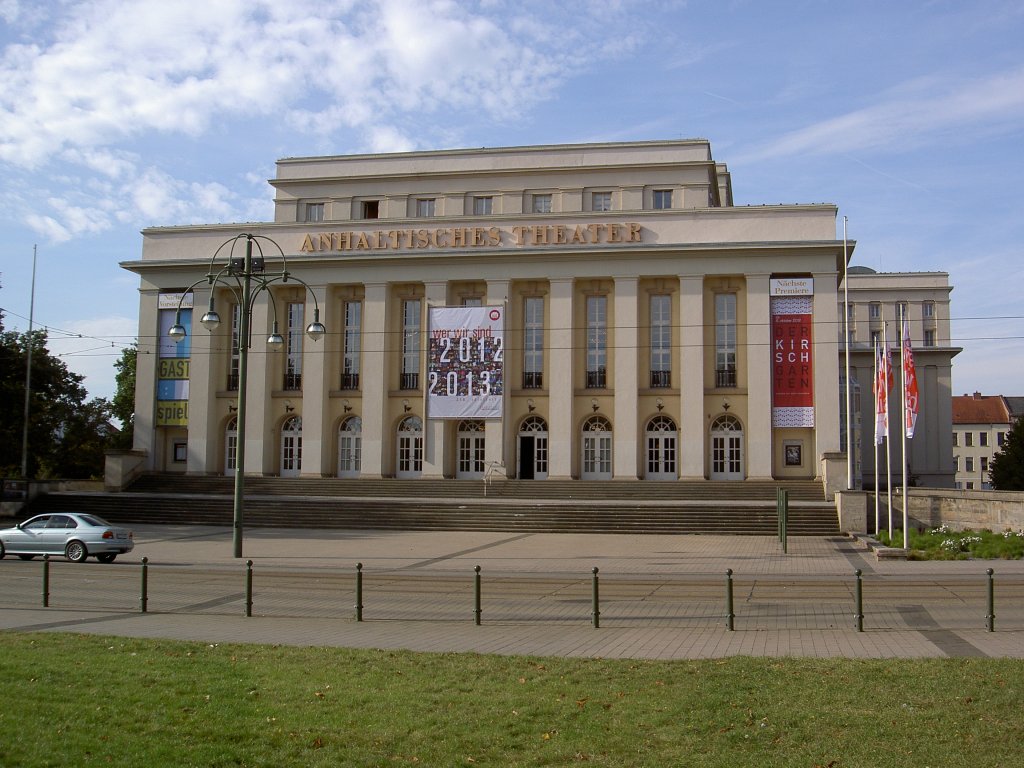 dessau-anhaltisches-theater-erbaut-1938-37189